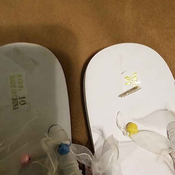 Flip Flops Little Girls Sz10 Toddler White Beach Pool Summer - Picture 3 of 3